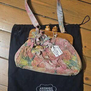 Anthony Luciano purse 11-114